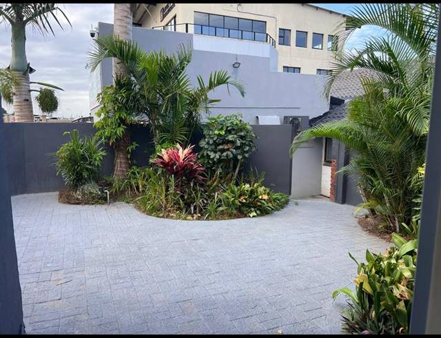 BUSINESS PROPERTY TO RENT IN SHELLY BEACH